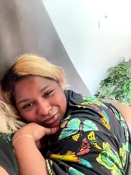 tummy play with oil - video by BigFineSelena cam model