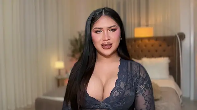 fucking my pillow till i cum - video by Your_Majesty_Tyra cam model