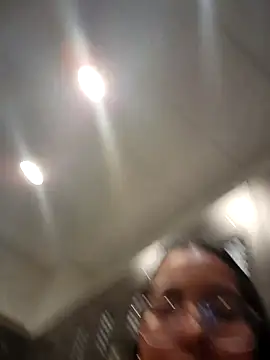 Squirt locker room #2 gym planet fitness - video by SheenaBrooke cam model