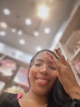 Store public show - video oleh model kamera SheenaBrooke