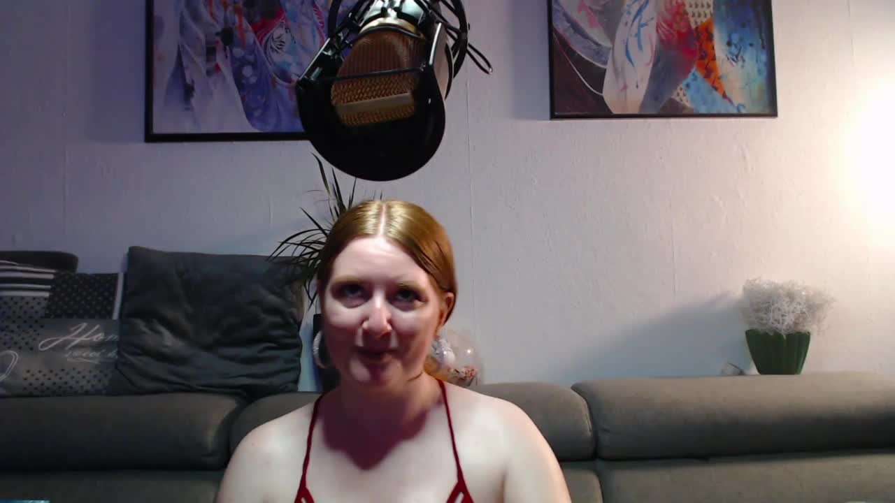 Strippen, Fingern – video modela na kameri Exotic-Desire