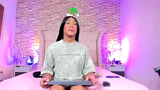 [29 Dec 17:26] Private Showlook how my milk shoots out like a water gun uuufff bb - video by Lucia-sex cam model