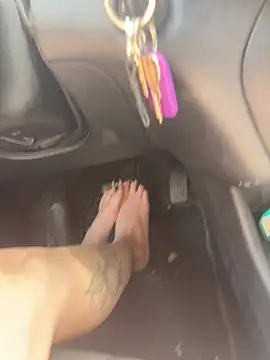 Feet show and dirty talk🤤