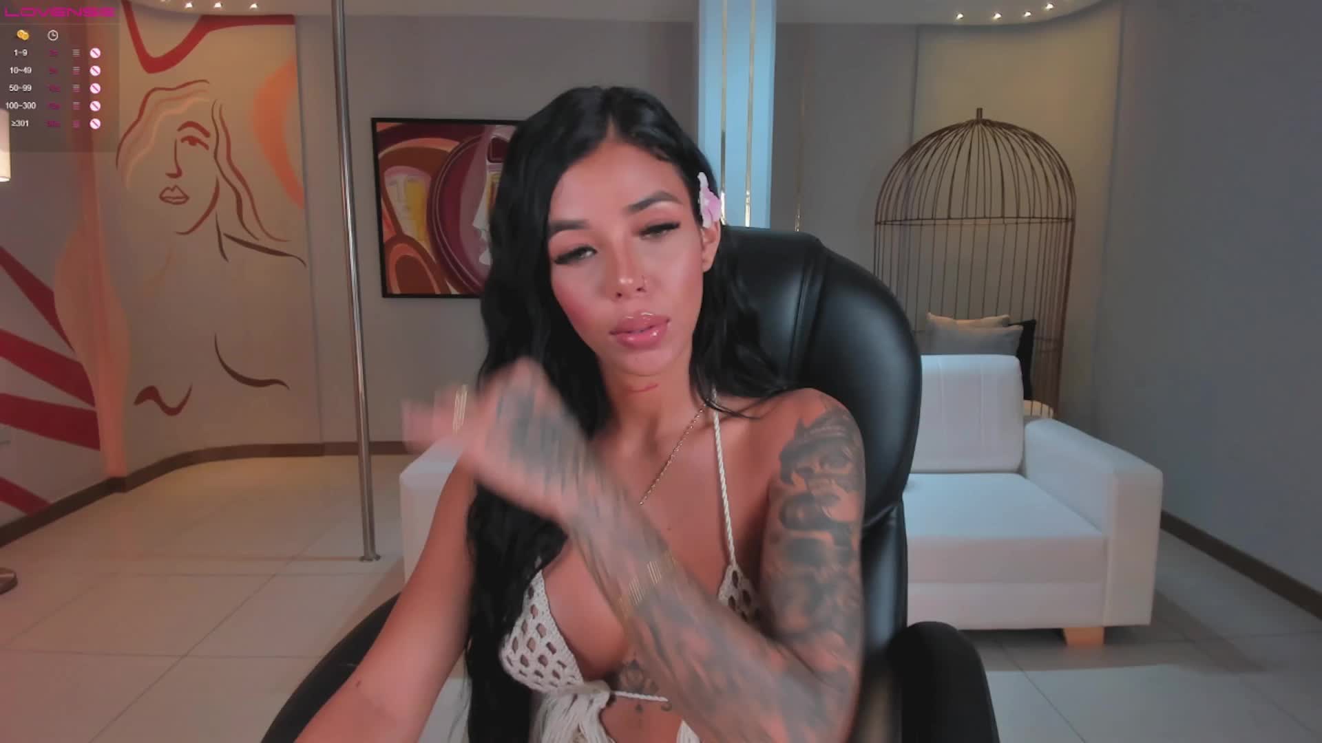 Sexy and hot hawaiian - vídeo de la modelo de cam BellaRossii