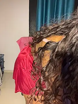 [1 Apr 09:44]maturbate creamy kitty🥑💦🫦 - video di Indian-Squirt modella di cam