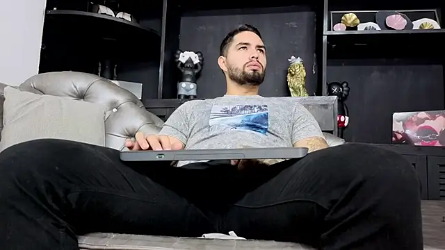 show cock and show ass - video by matteosantos cam model