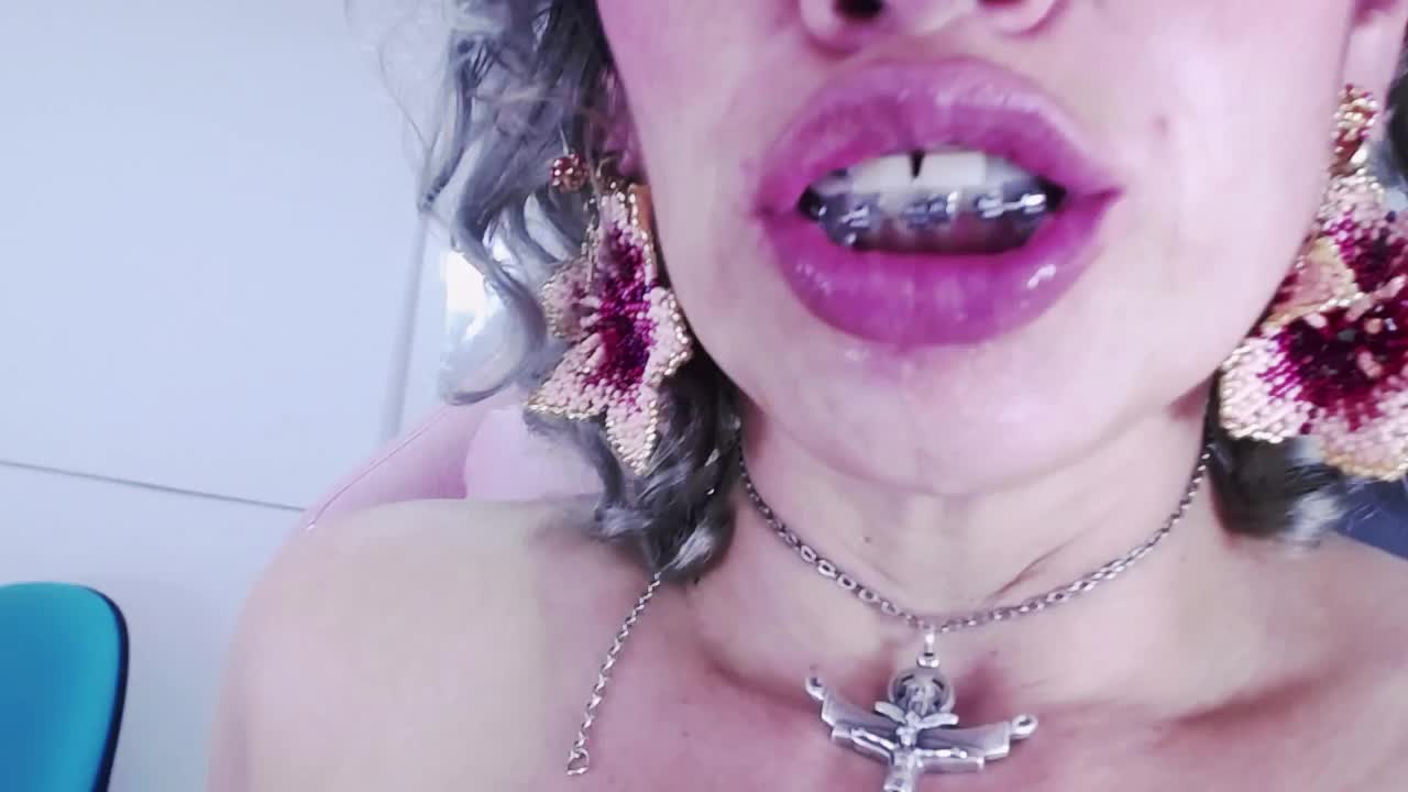 DIRTY , DIRTY SALIVA AND PE SEX HARD - Vídeo de MARILYNMADELENAKOVANOVA, modelo de vídeos