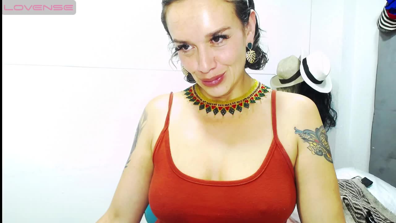 SWEET AND DELICIUS MILF COLOMBIANA - Vídeo de MARILYNMADELENAKOVANOVA, modelo de vídeos