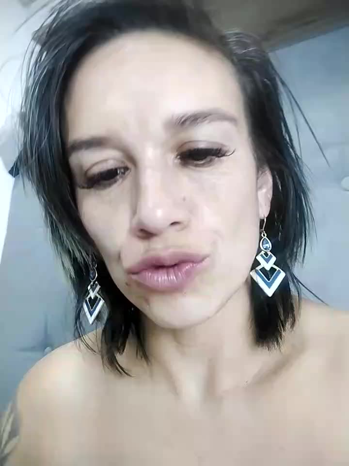 PASSIONATE FUCK OF HAIRY PUSSY - Vídeo de MARILYNMADELENAKOVANOVA, modelo de vídeos