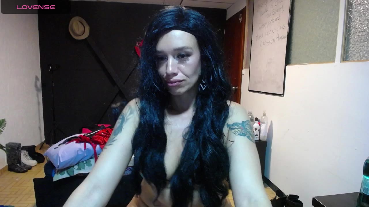 MARIA MARIA ARDENT LATINA WITH MYSTERIOUS DARK HAIR - Vídeo de MARILYNMADELENAKOVANOVA, modelo de vídeos