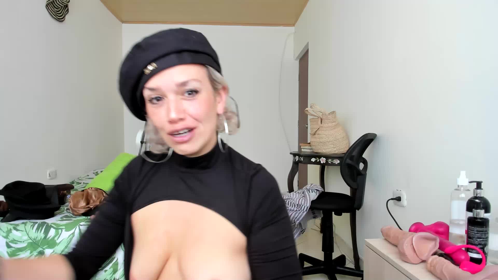 FUCKING AND VERY FUCK SWEET WOMAN WITH SEVERAL COCKS ¡ – video af MARILYNMADELENAKOVANOVA cam-model