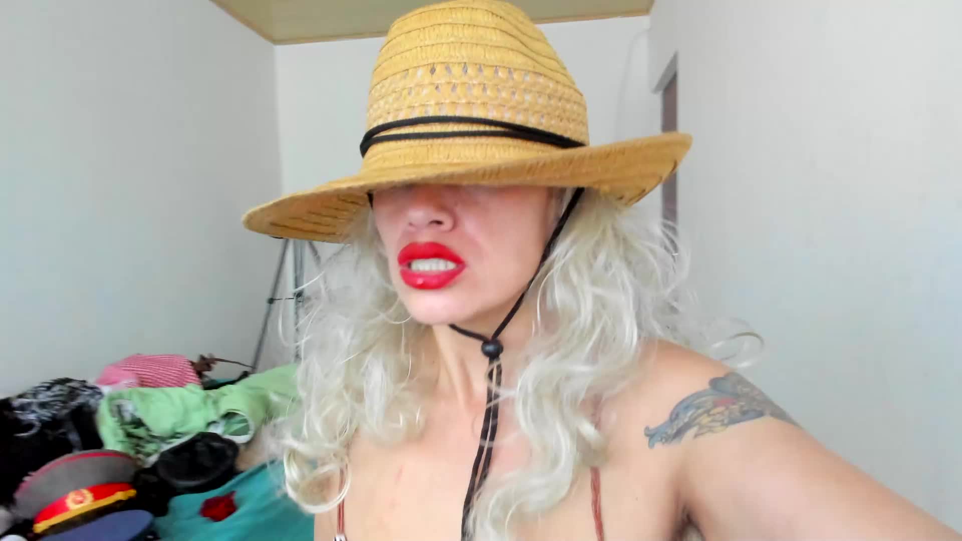 OOO YEAHH COME ON COWGIRL ¡ - Vídeo de MARILYNMADELENAKOVANOVA, modelo de vídeos