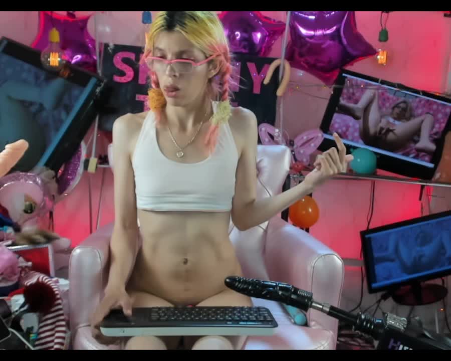 [1 Aug 22:08] Private Show - video by Skinygirl cam model