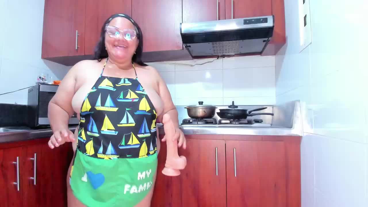 squirt in my kitchen - video by mommy_cute