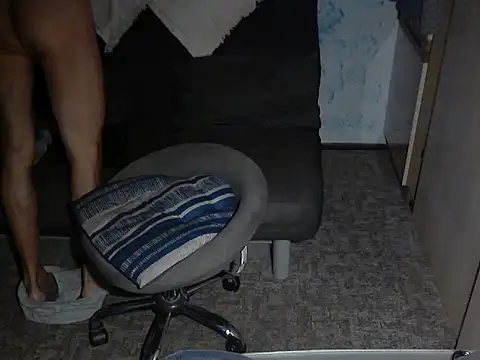 Den Po fingern mit Vorsaft und dann das sperma in die hand spritzen - video by kiam471 cam model