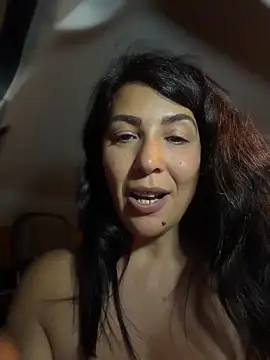 Guardone arrapato mi ha dato il cazzone ovunque fino a sborrare 😈🔥