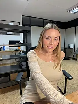 [2 Feb 10:57] Private Show - video by EmaSalis cam model