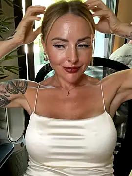 [3 Aug 12:21] Spy Show - video by EmaSalis cam model