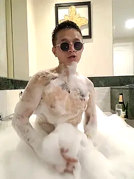 [24 Jun 17:39] Public Show - 視頻由 Tim_wolf 主播提供