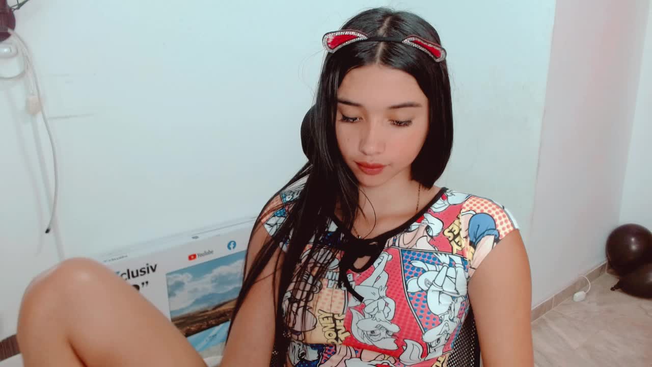 ♥ - video by karla_hot_02 cam model