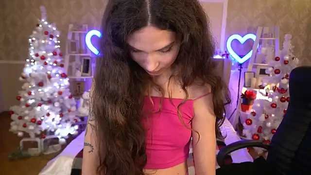 play with my hair - video di BabyFlowerr modella di cam