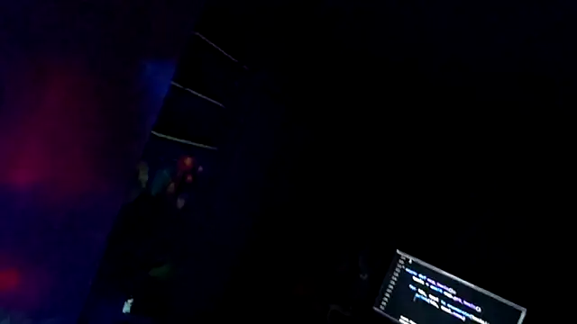 Vídeo em tendência de modelo na câmara slankecrosdresser 2990