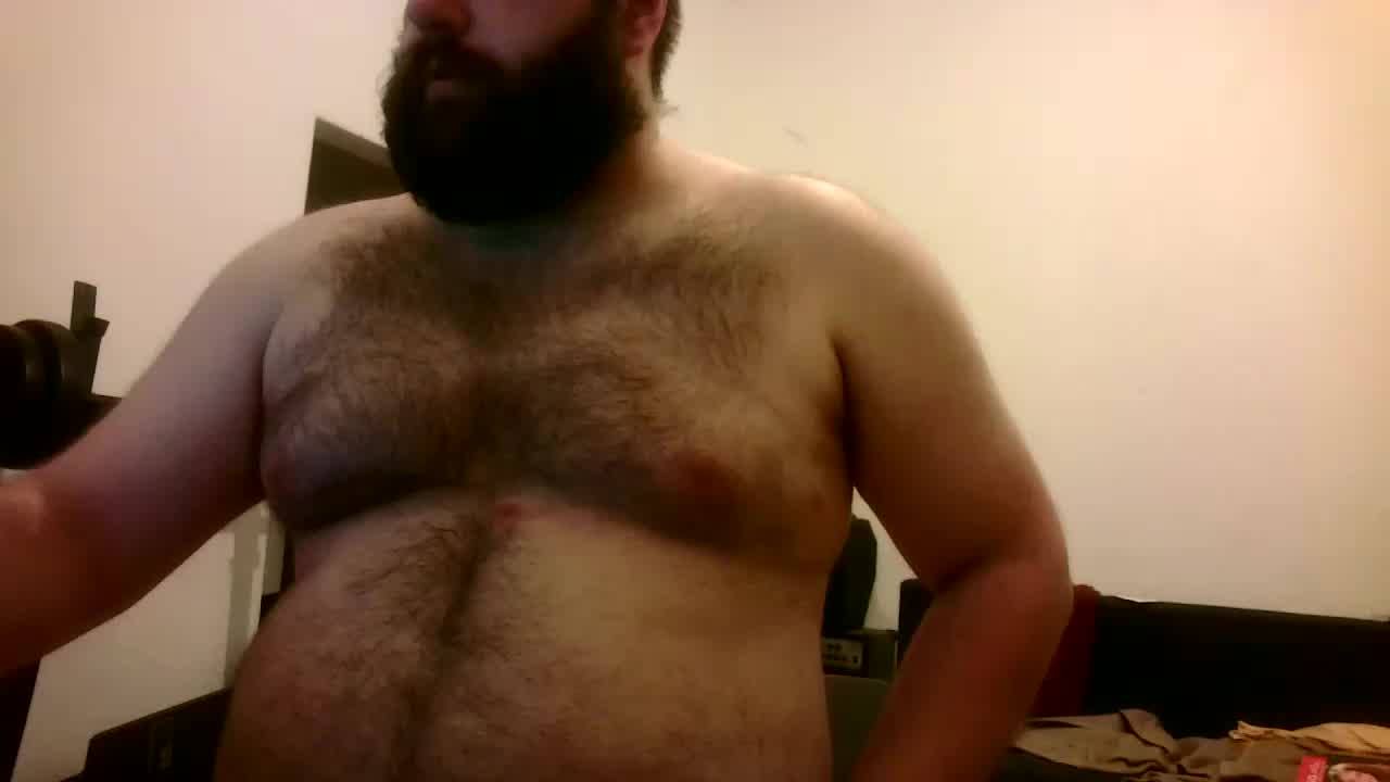 People who are into fucking big man would be satisfied 🤝:) - video by musculardaddybear89 cam model