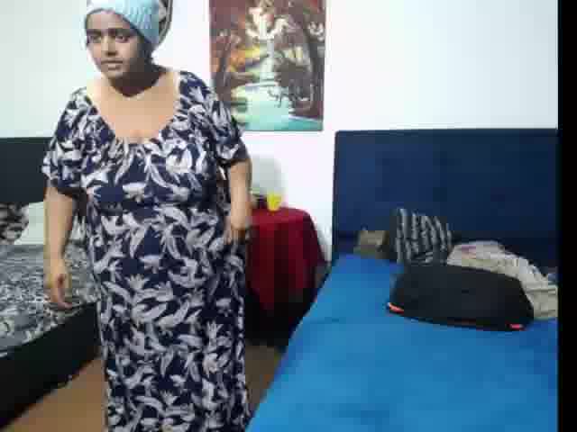 [30 Jul 20:21] enjoy my fat belly - vídeo de la modelo de cam SusanaEshwar