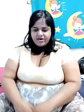 [11 May 14:21] Private Show nice big fat fetiche slut video - video di SusanaEshwar modella di cam