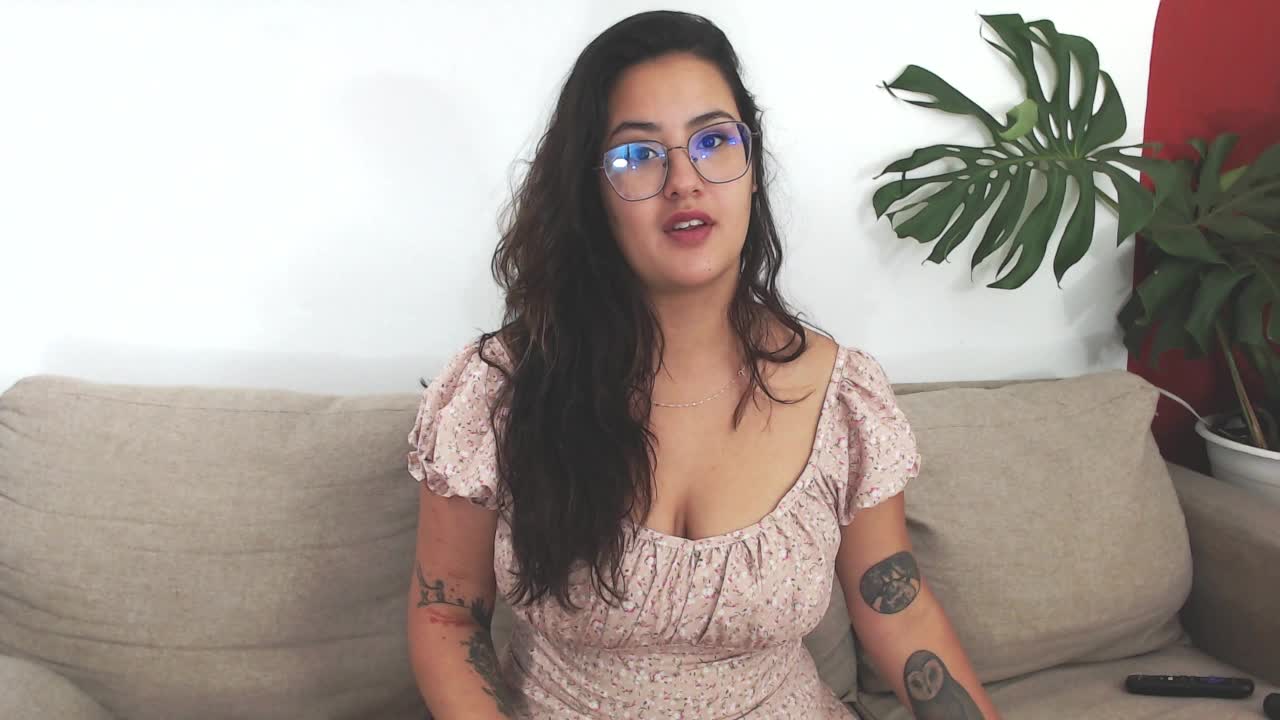 Creamy juicy pussy - video by ZabathMiller cam model