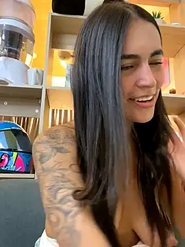 Shower hot - video by DaphneUwu cam model