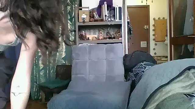 Surprise en pleine action ! - video by SuzieWanKenobi cam model