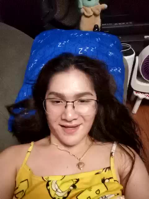 fucking my hole in the couch - MOLLYjerker主播的视频