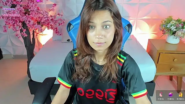 I am so sexy - video by cora_22 cam model