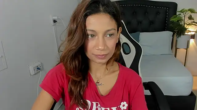 Sensual Dance + Open Legs - video oleh model kamera cora_22