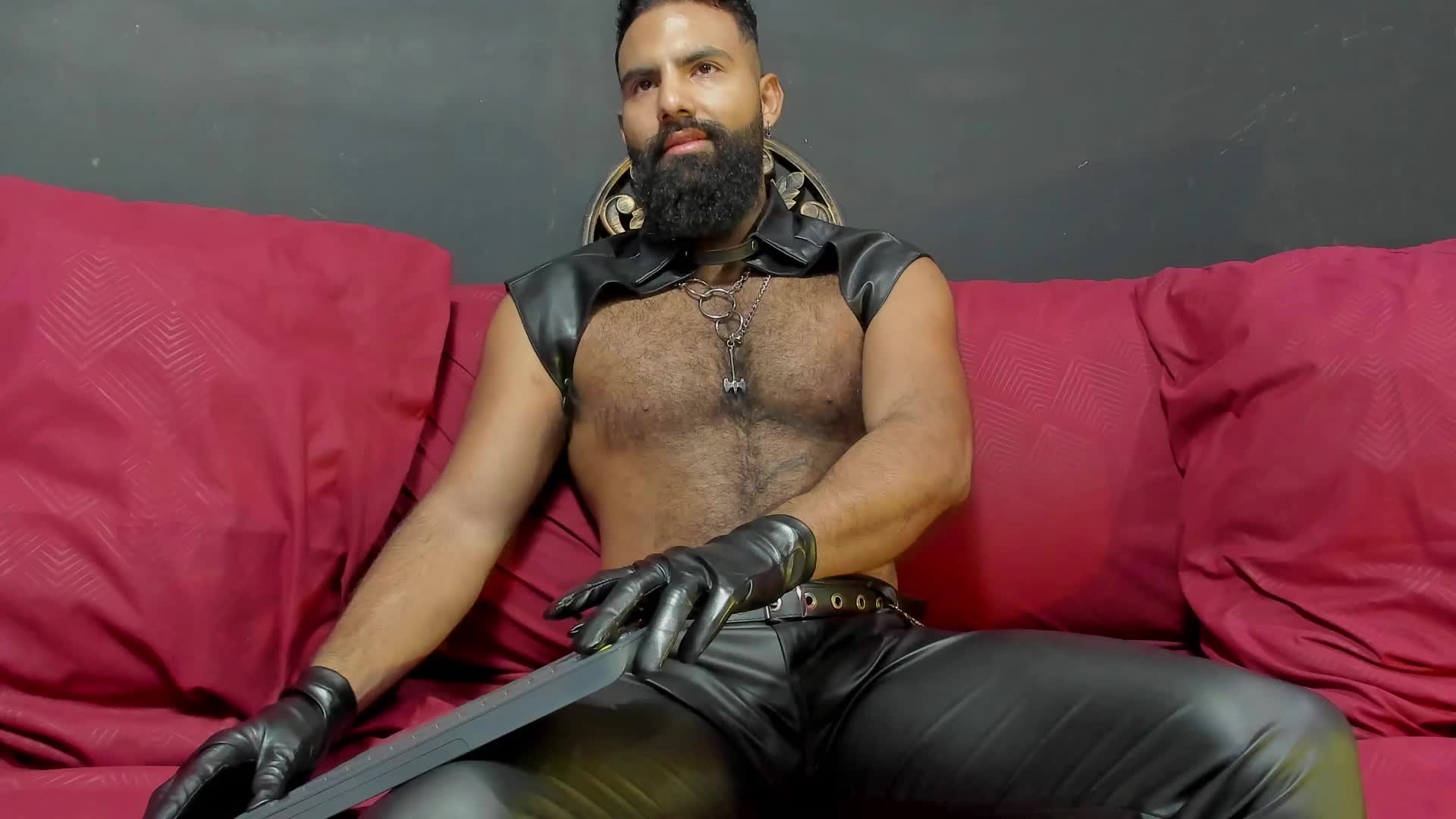Come on , Turn off this leather.