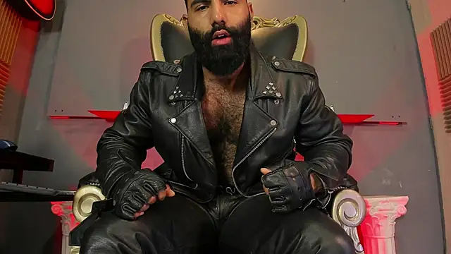 LIK THE SPIT FROM MY BOOTS — filmik BeardAndrew, modela(-lki) na kamerkach