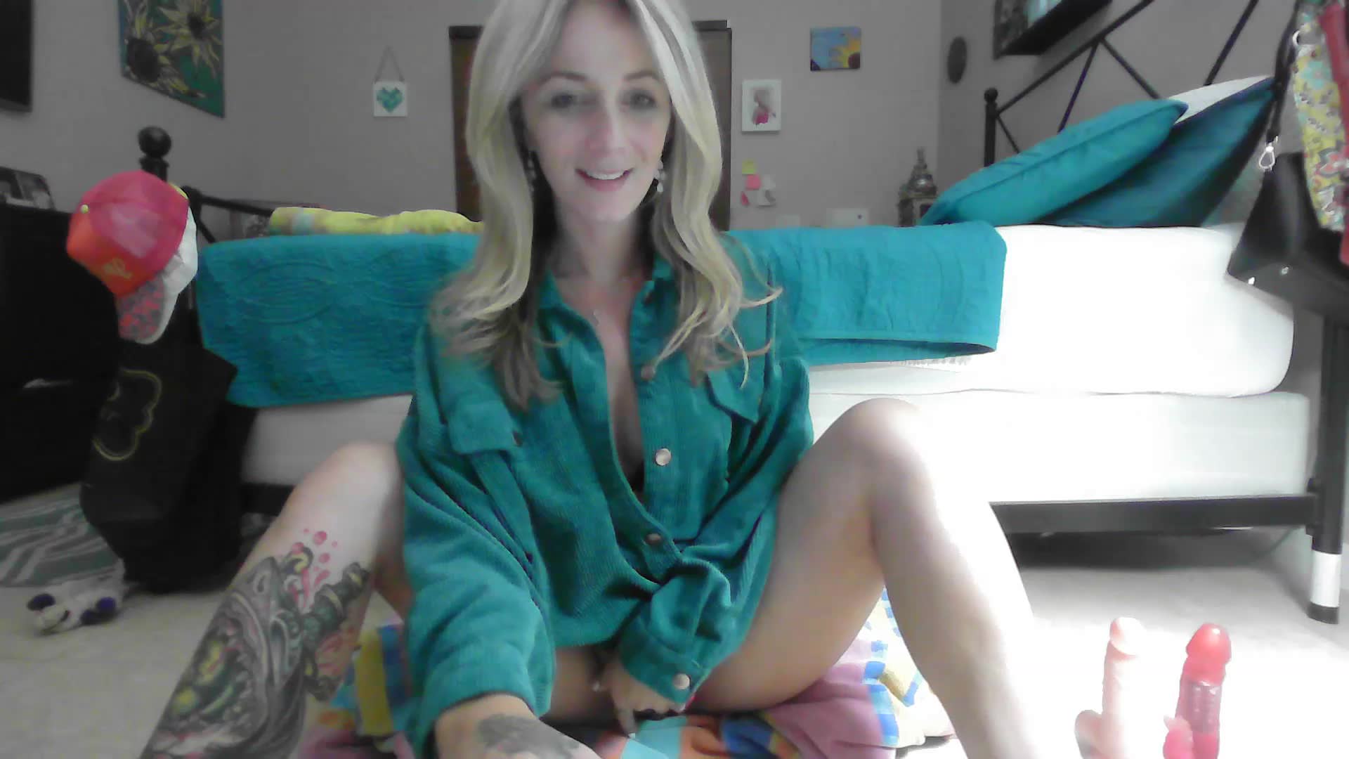 [7 Apr 20:32] Private Show - video by Heyitsmee33 cam model