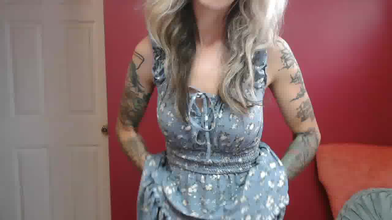 [2 Aug 09:01] Private Show - video by Heyitsmee33 cam model