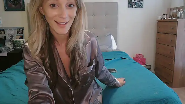[4 Apr 14:58] Private Show - video by Heyitsmee33 cam model