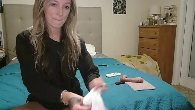 [15 Dec 06:14] Private Show - video by Heyitsmee33 cam model