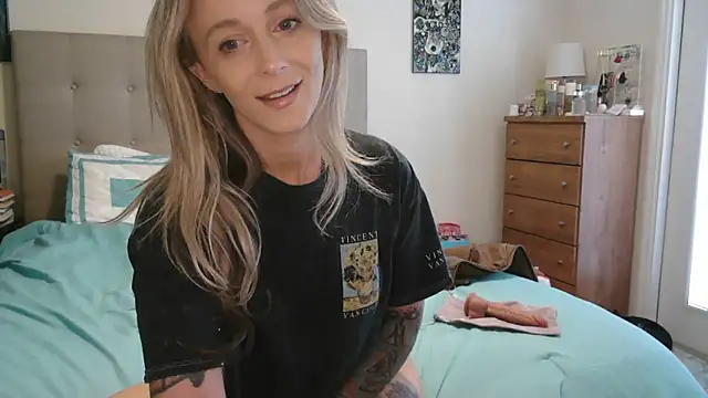 [1 Jan 11:07] Private Show - video by Heyitsmee33 cam model