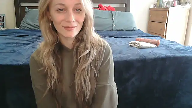 [13 Sep 10:01] Private Show – video od webkamerové modelky Heyitsmee33