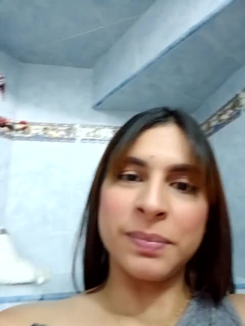 squirtttttttttttttt biggg - video của người mẫu cam charlotte_stevenss_