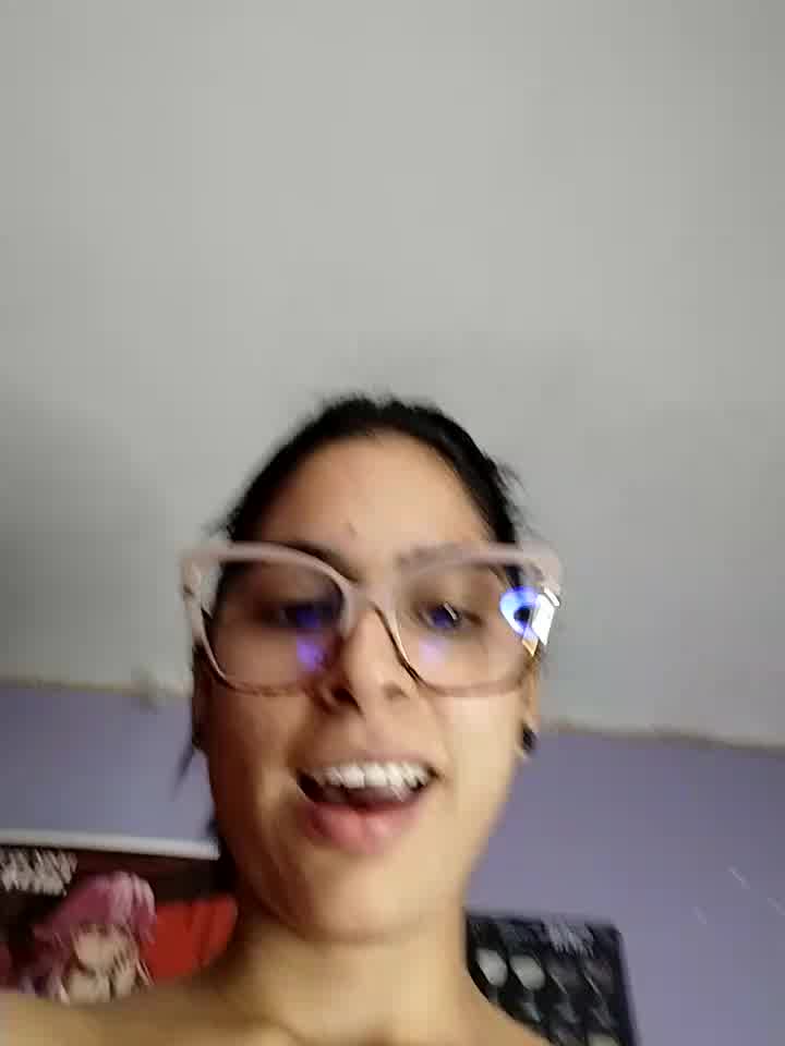 n.n – video od webkamerové modelky charlotte_stevenss_