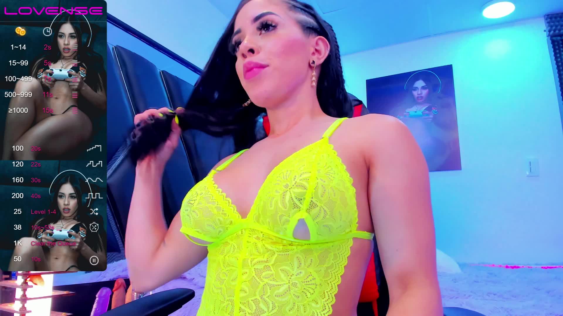 See me - video by marcela_Davila cam model