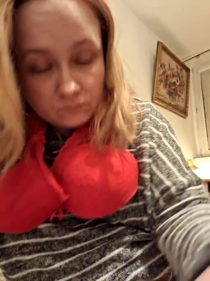 [23 Dec 23:19] Private Show - video by CitratedPaean cam model