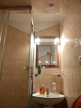 [4 Jul 14:07] Private Show – video od webkamerové modelky She-devilx