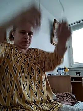 [11 Jul 20:00] Spy Show – video od webkamerové modelky She-devilx