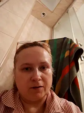 [30 Aug 17:35] Private Show – video od webkamerové modelky She-devilx